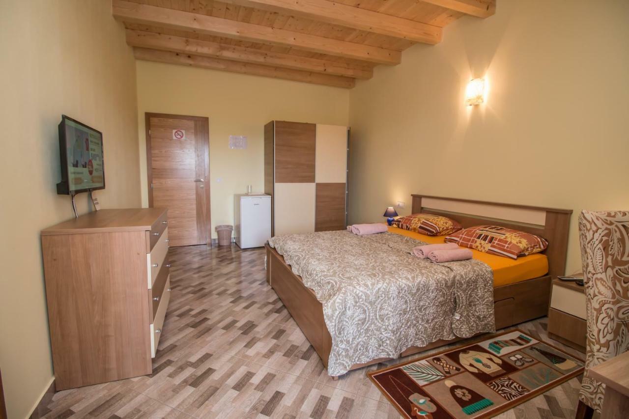 Nice Place Ровинь Экстерьер фото